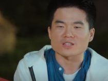 娱乐吃瓜董宇辉,从网红到争议人物，他的成长之路与舆论漩涡